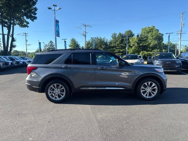 Certified 2022 Ford Explorer XLT w/ Equipment Group 202A AWD/4WD image 9