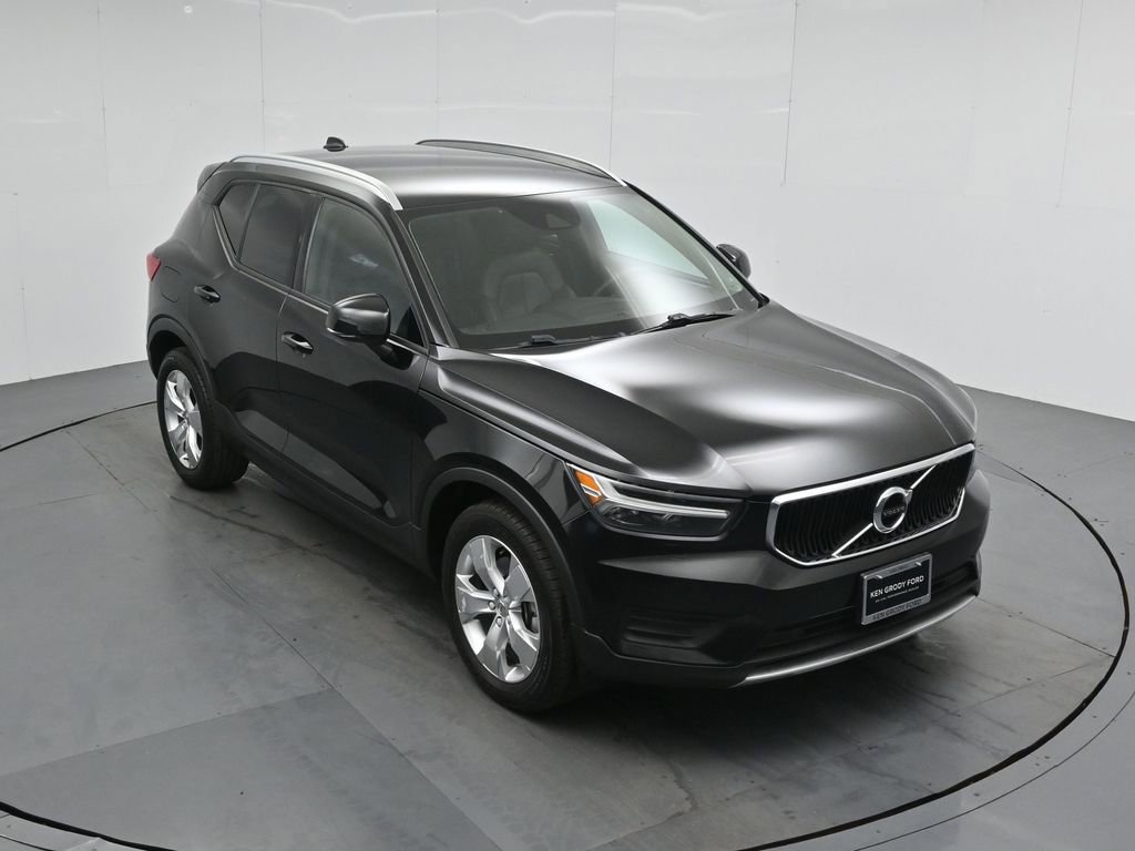 Used 2022 Volvo XC40 T5 Momentum image 36