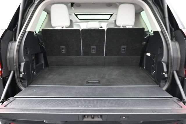 Certified 2025 Ford Expedition Platinum w/ Driver's Package AWD/4WD image 32