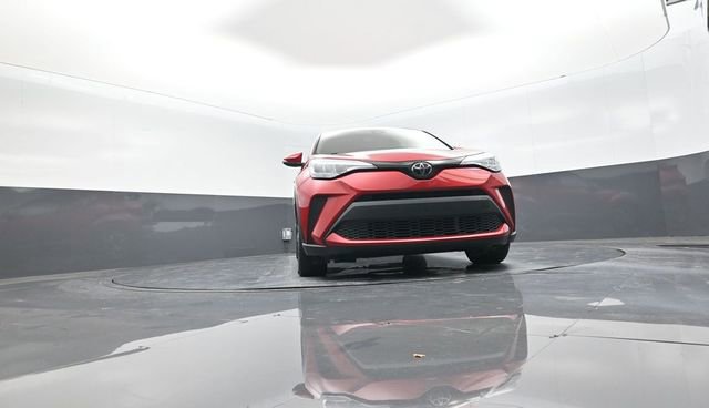 Used 2022 Toyota C-HR XLE image 12