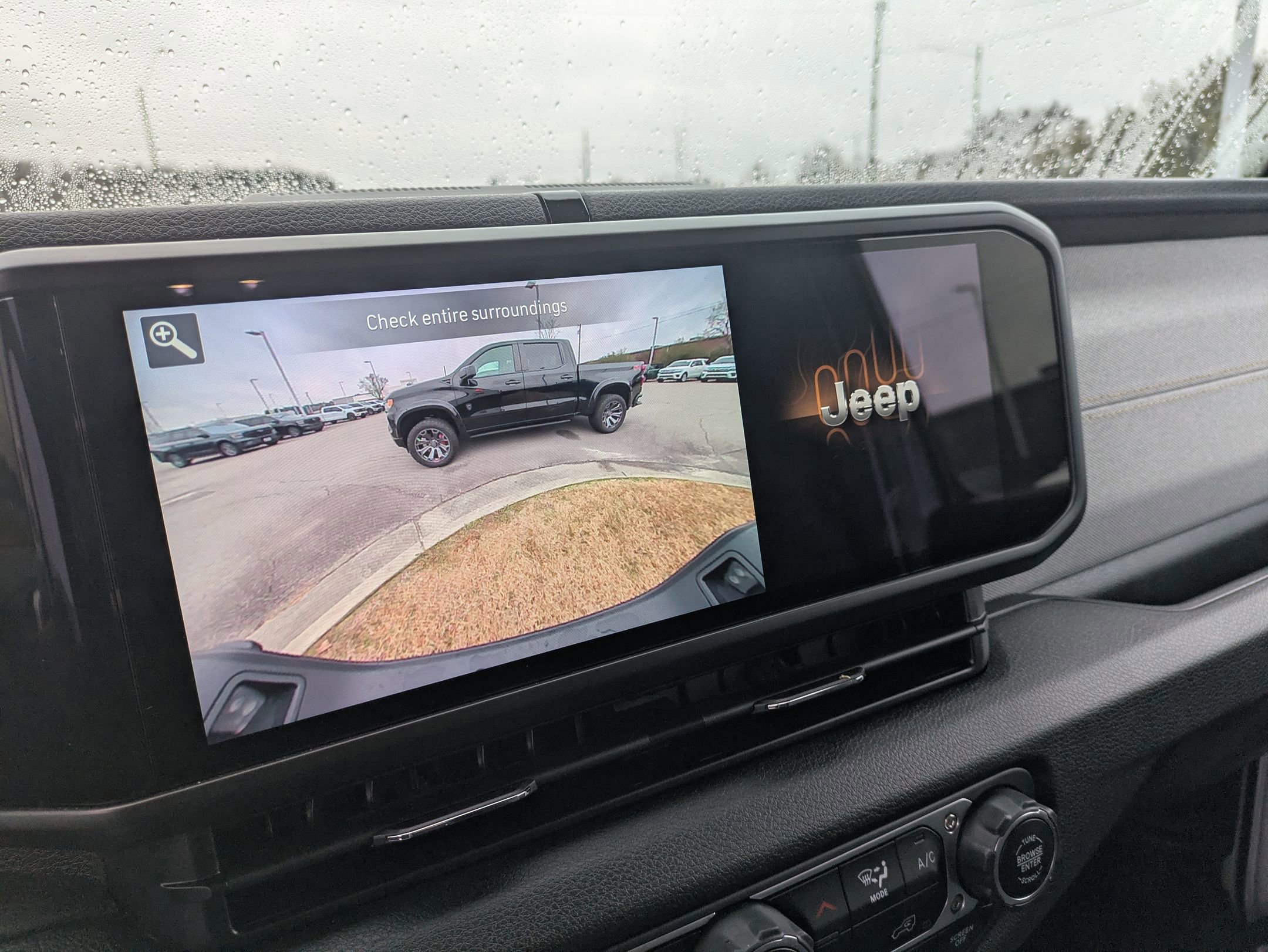 Used 2025 Jeep Gladiator Sport image 21