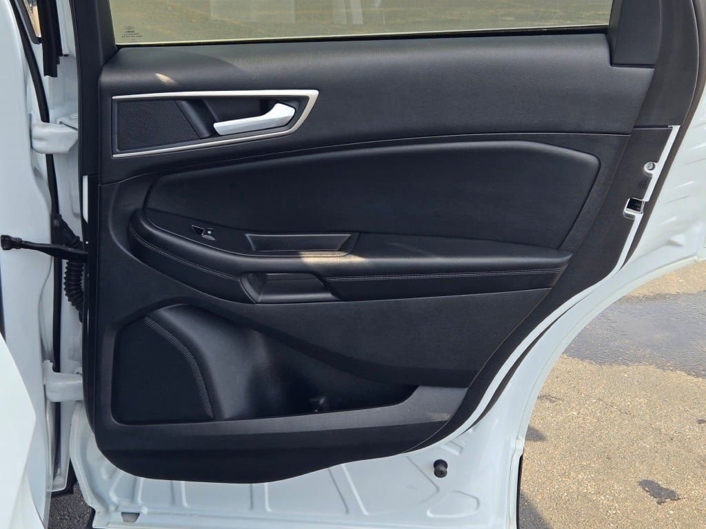 Certified 2024 Ford Edge SEL image 11