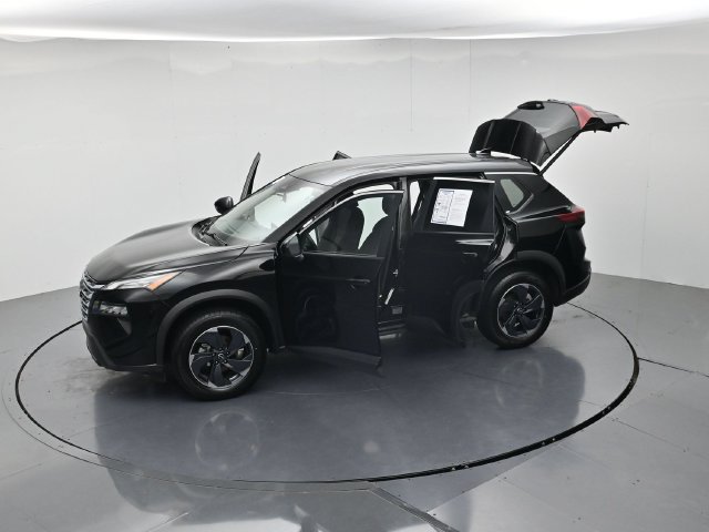 Used 2025 Nissan Rogue SV FWD image 47
