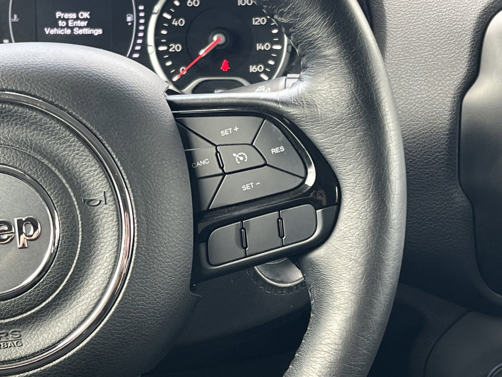 Used 2018 Jeep Renegade Altitude AWD/4WD image 24