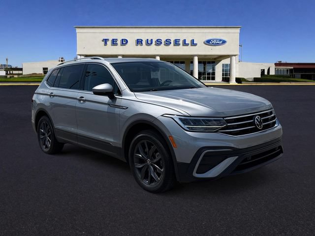 Used 2023 Volkswagen Tiguan SE FWD image 4