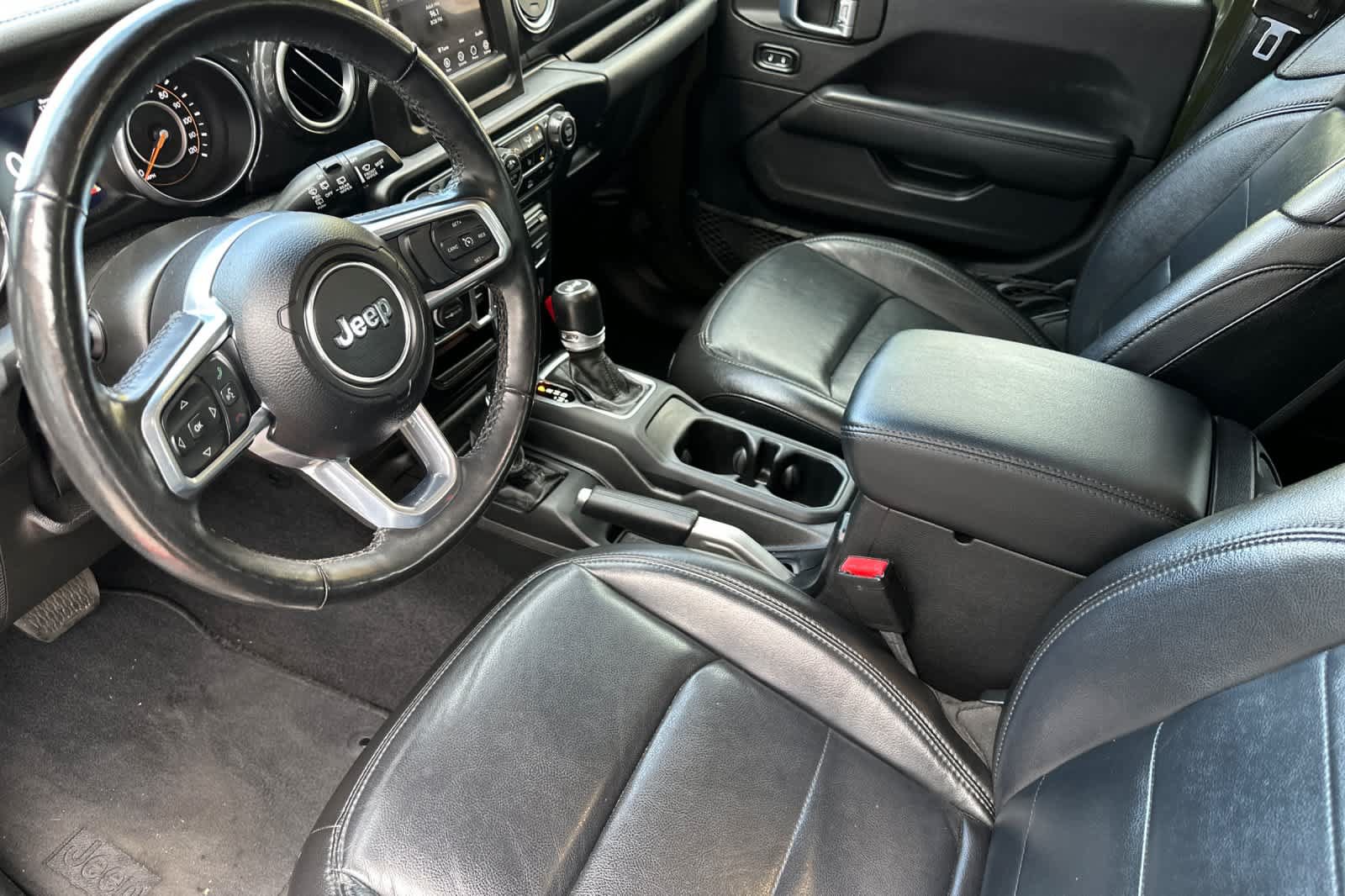Used 2021 Jeep Wrangler Unlimited Sahara AWD/4WD image 11