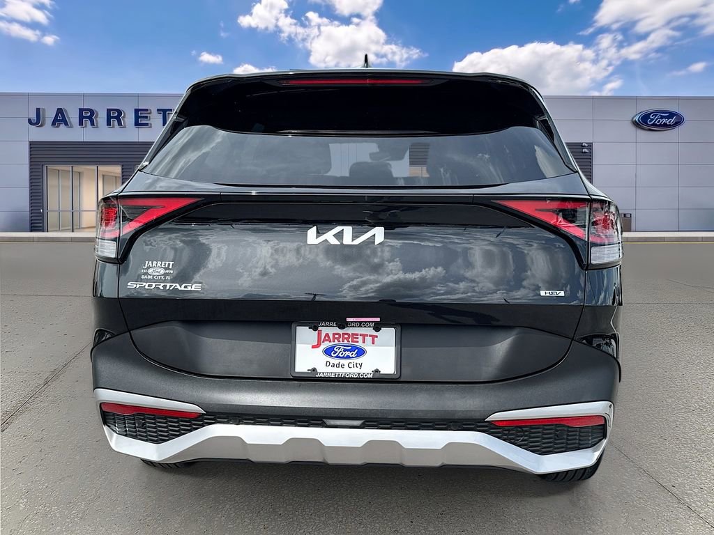 Used 2025 Kia Sportage LX FWD image 6