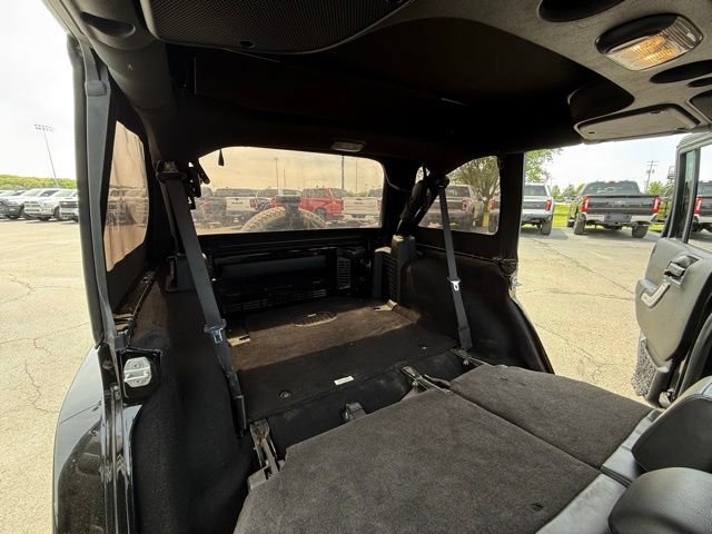Used 2018 Jeep Wrangler Unlimited Sahara AWD/4WD image 27
