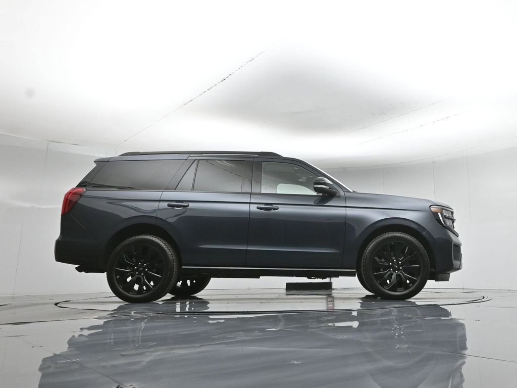 Certified 2025 Ford Expedition Platinum w/ Stealth Appearance Package image 9