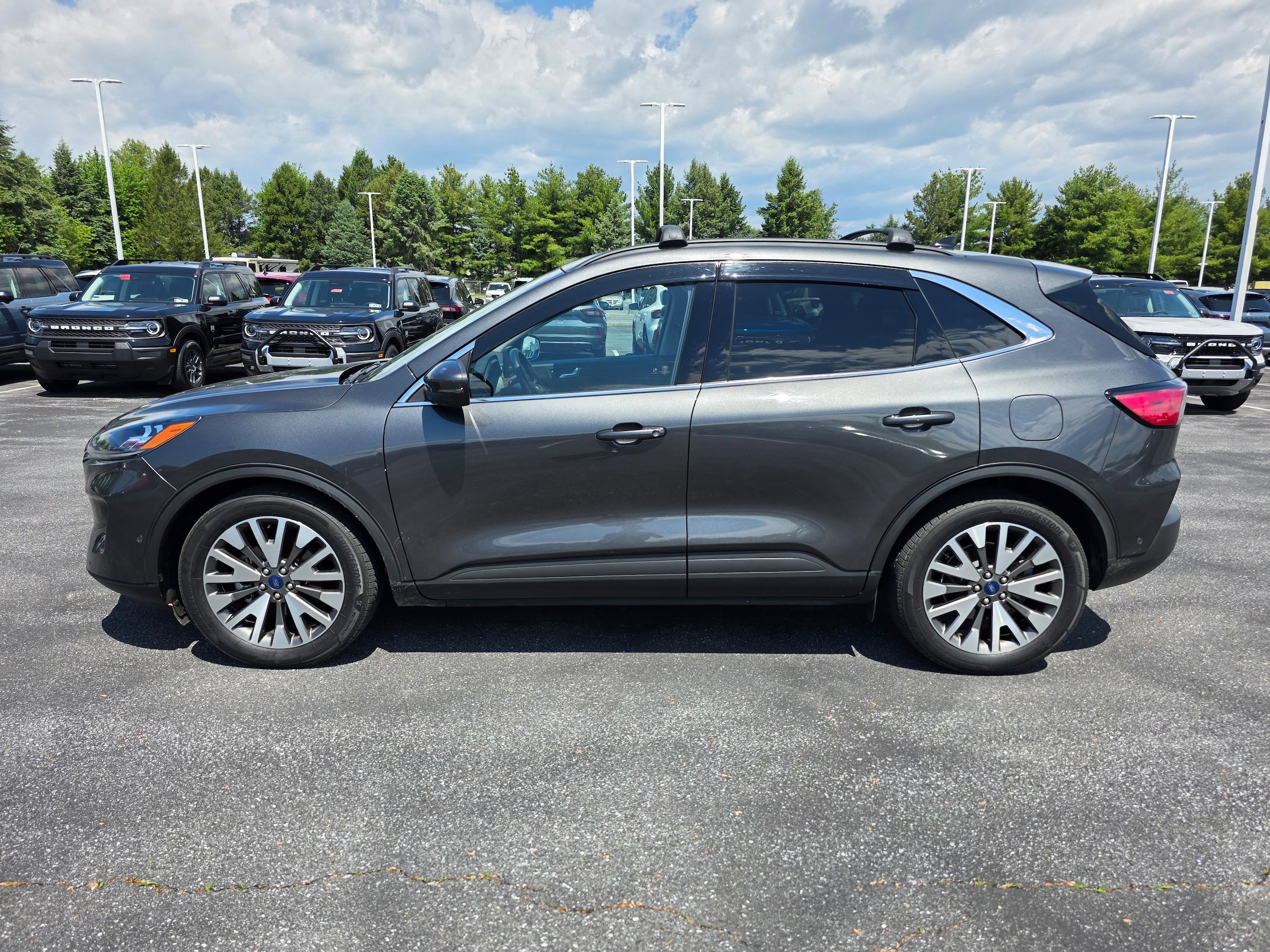 Certified 2020 Ford Escape Titanium FWD image 2