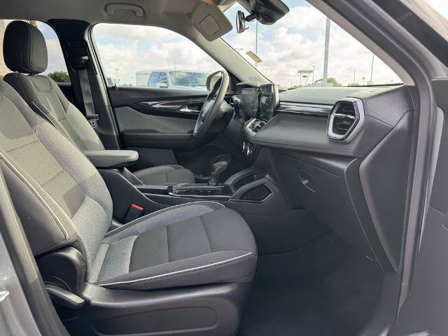 Used 2025 Chevrolet TrailBlazer LT AWD/4WD image 18