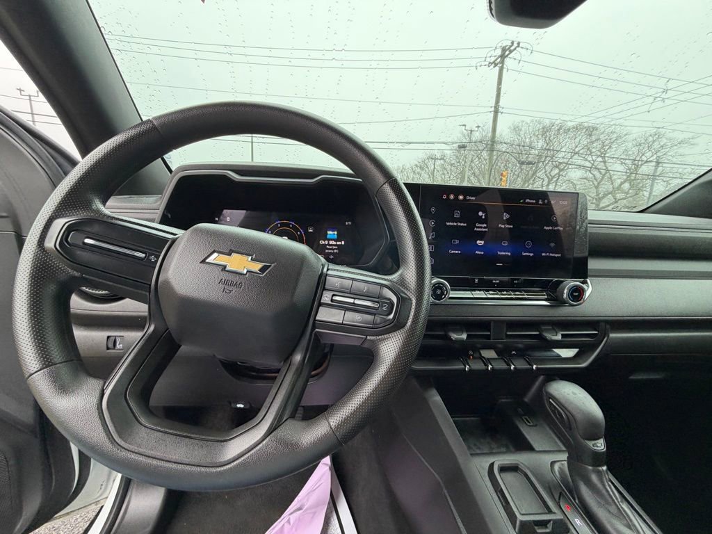 Used 2024 Chevrolet Colorado W/T image 13