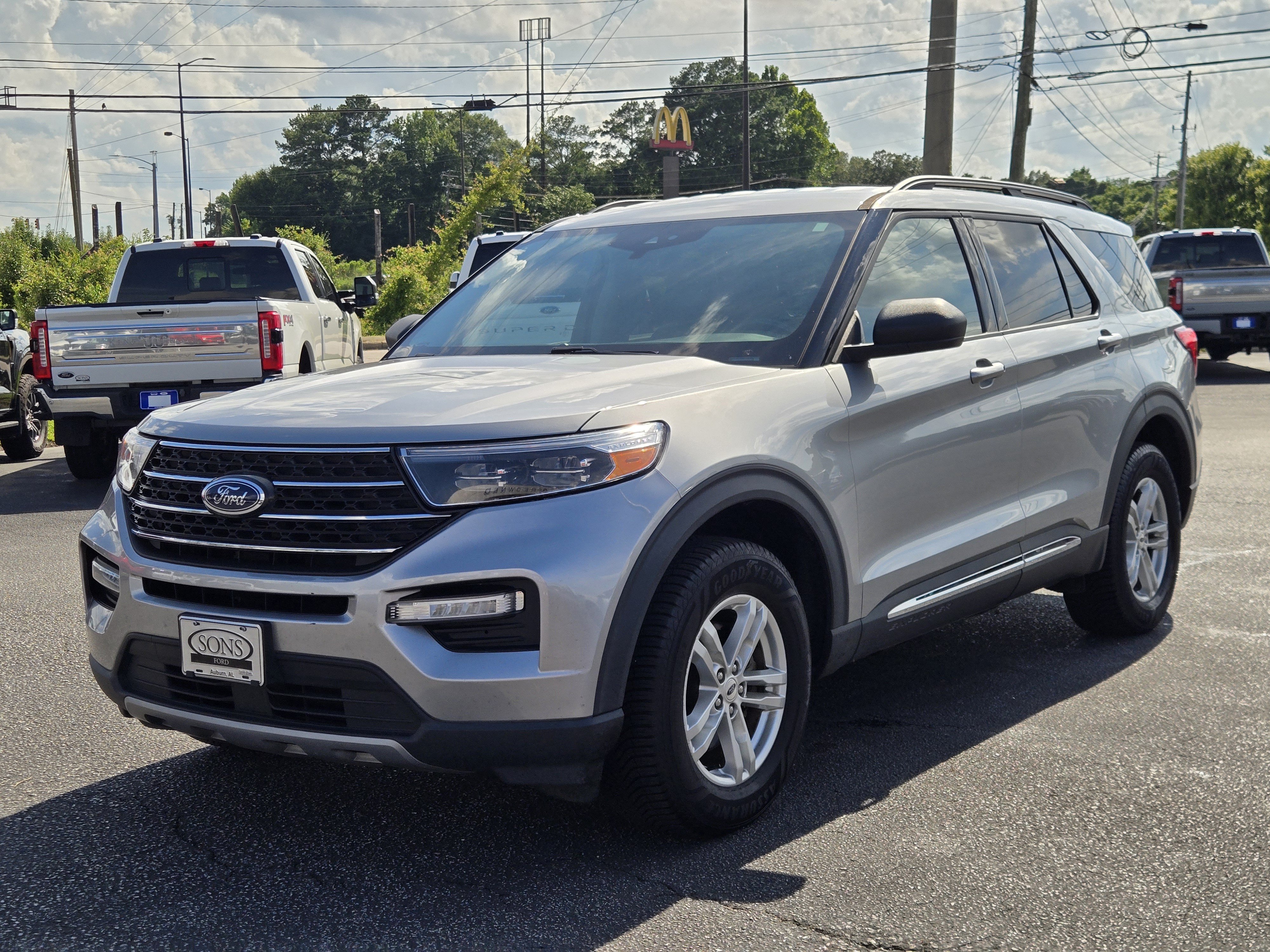 Certified 2023 Ford Explorer XLT w/ Equipment Group 202A AWD/4WD image 2