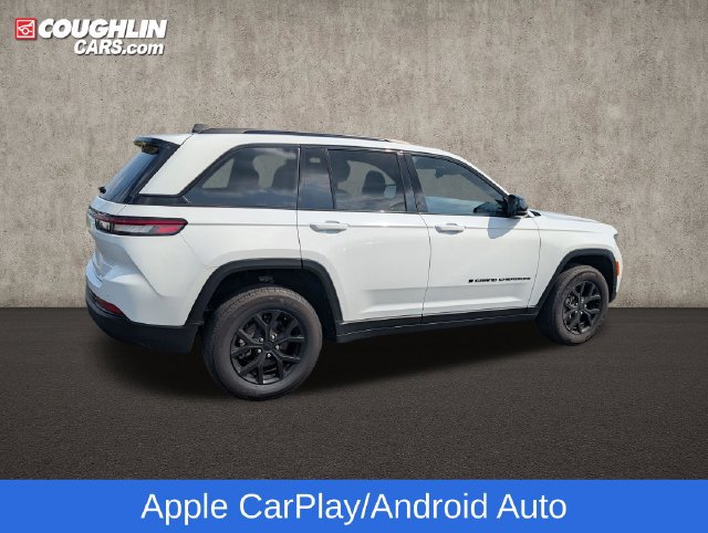 Used 2025 Jeep Grand Cherokee Altitude AWD/4WD image 9