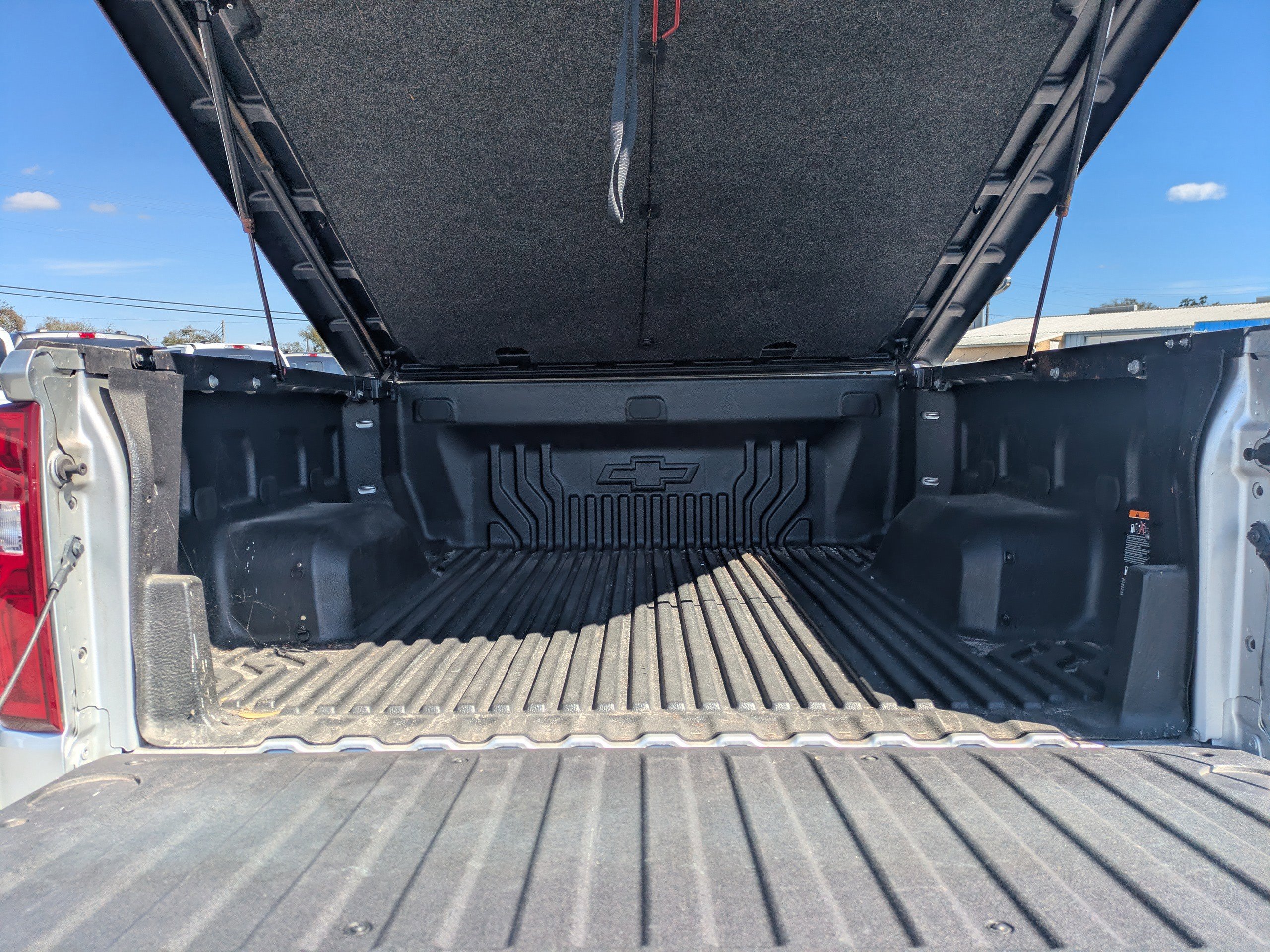 Used 2020 Chevrolet Silverado 1500 Custom w/ Custom Value Package image 12