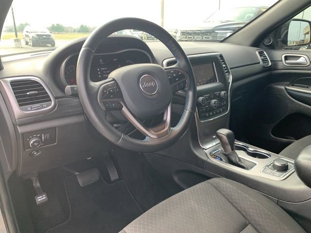 Used 2019 Jeep Grand Cherokee Laredo image 10