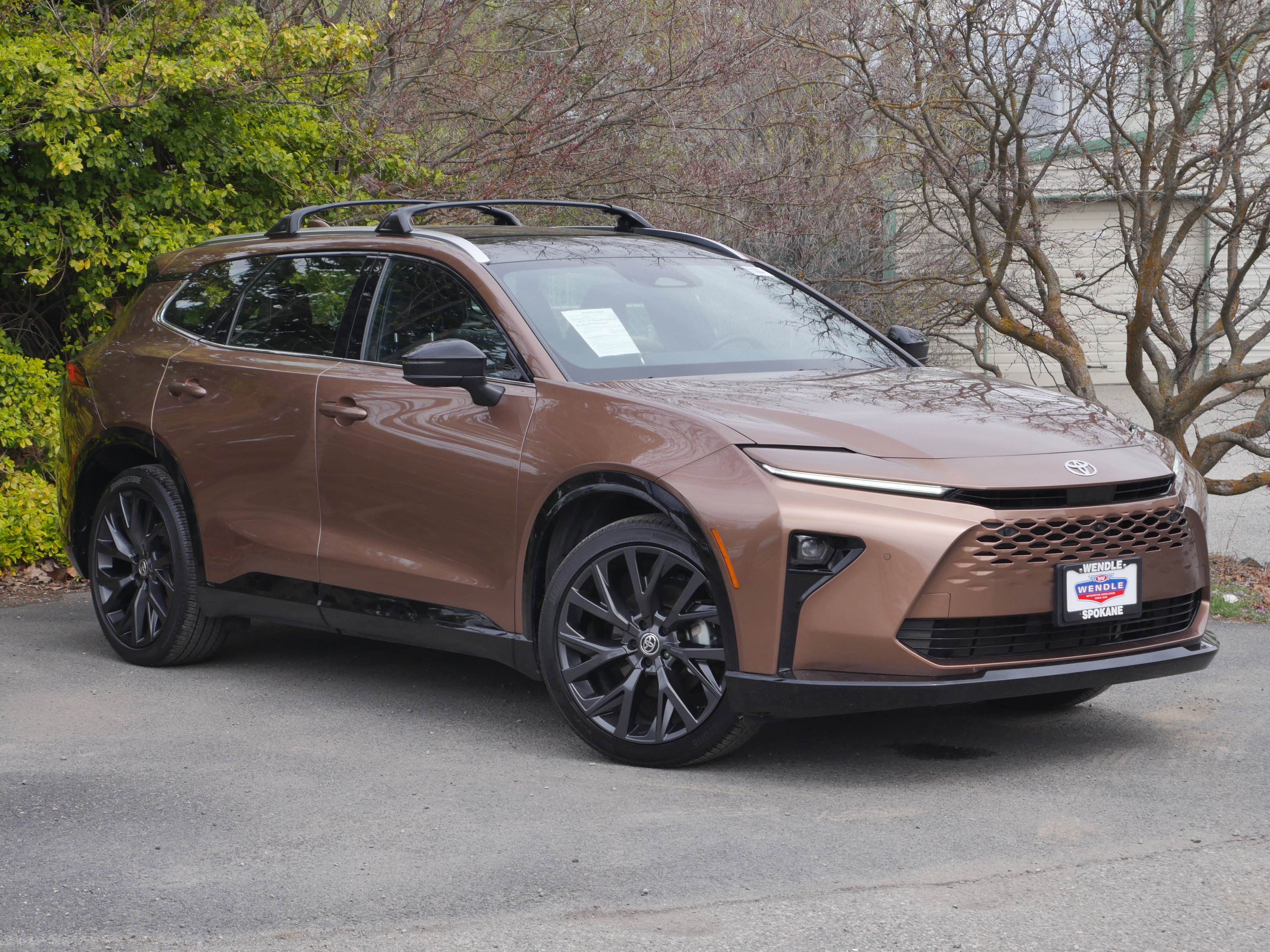 Used 2025 Toyota Crown Signia w/ Advanced Technology Package image 38