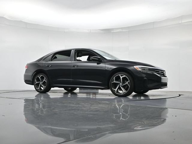 Used 2020 Volkswagen Passat 2.0T R-Line FWD image 35