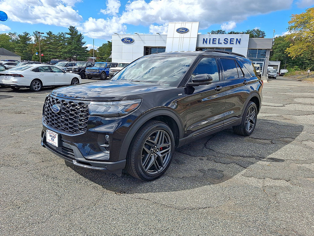 Certified 2025 Ford Explorer ST-Line w/ ST-Line Street Pack AWD/4WD image 4