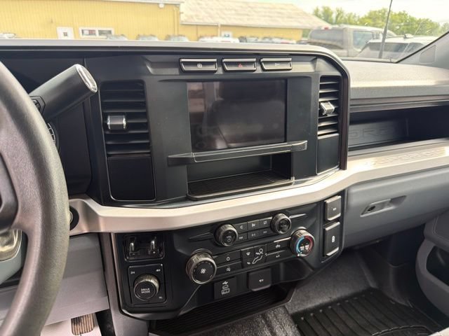 Certified 2024 Ford F550 4x4 Regular Cab Super Duty image 27