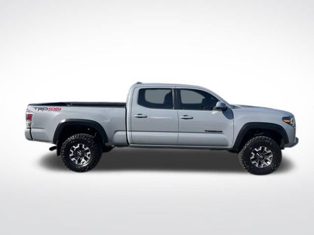 Used 2020 Toyota Tacoma TRD Off-Road w/ TRD Premium Off Road Package AWD/4WD image 12