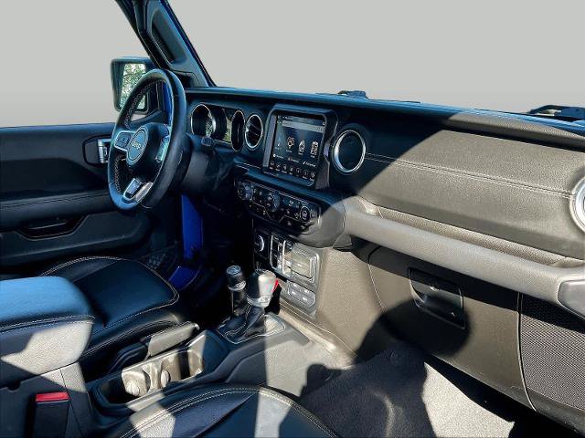 Used 2023 Jeep Wrangler Unlimited Sahara w/ Cold Weather Group AWD/4WD image 28