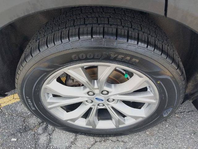 Certified 2023 Ford Explorer XLT w/ Equipment Group 202A AWD/4WD image 11