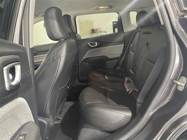 Used 2022 Jeep Compass Latitude AWD/4WD image 24