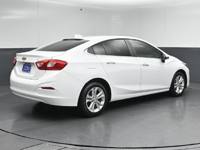 Used 2019 Chevrolet Cruze LT w/ Convenience Package FWD image 7