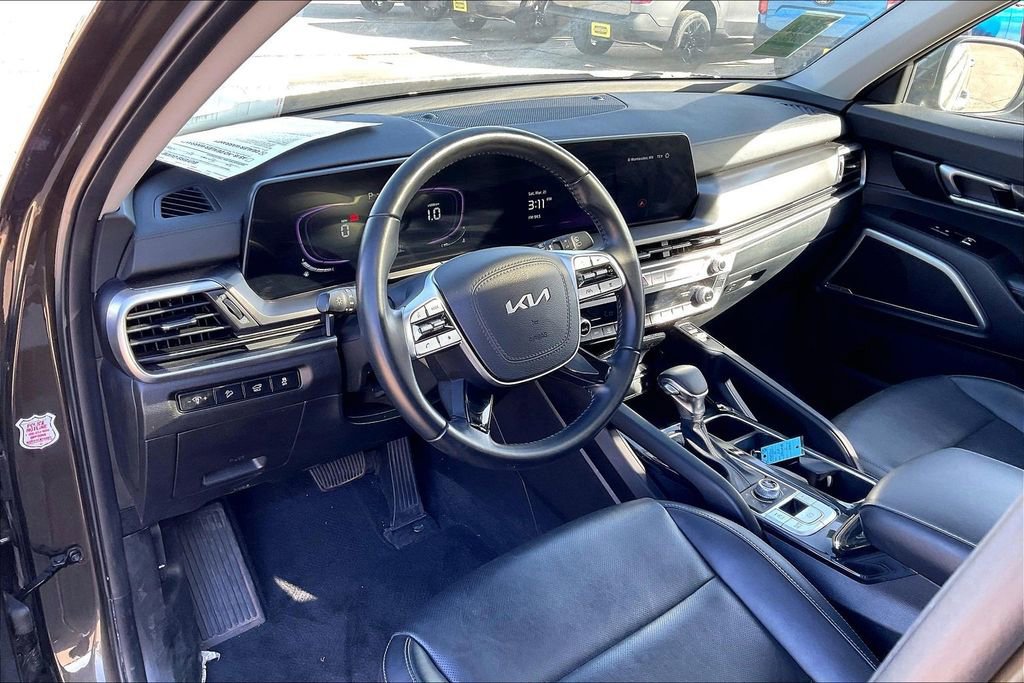 Used 2025 Kia Telluride S image 7