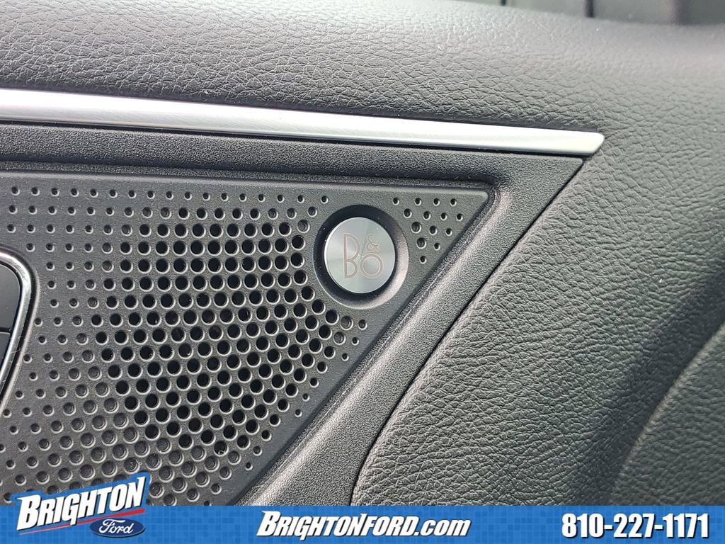 Certified 2023 Ford Edge Titanium w/ Equipment Group 301A AWD/4WD image 18