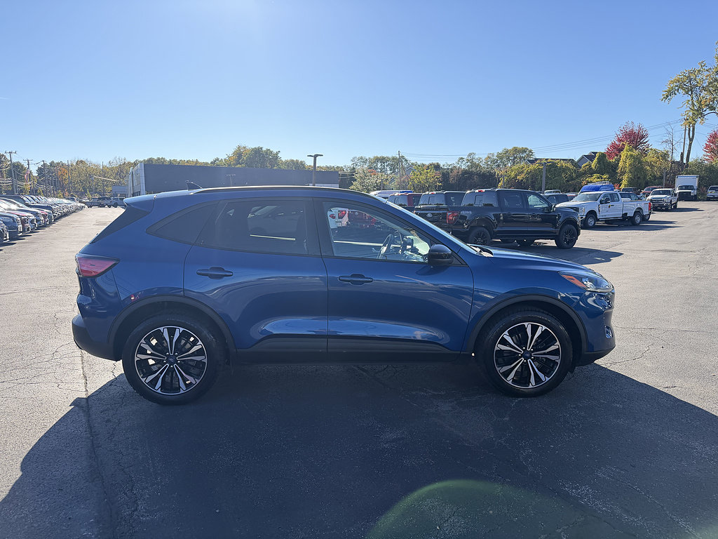 Certified 2022 Ford Escape SEL w/ SEL Stealth AWD Package image 8