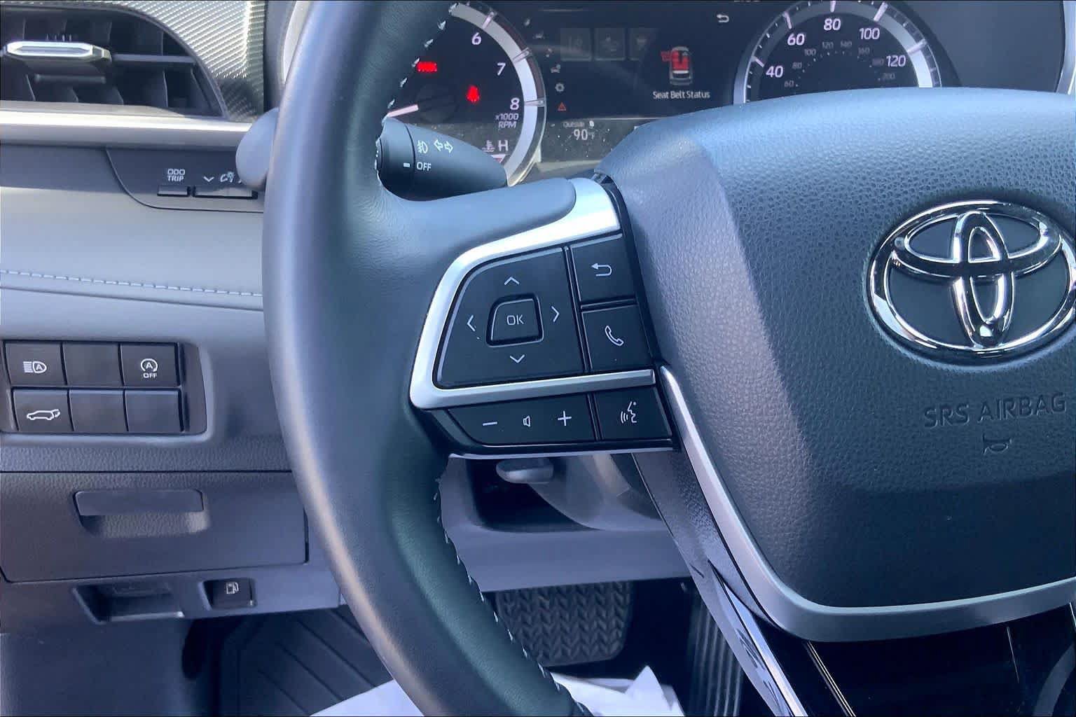 Used 2023 Toyota Highlander XSE FWD image 24