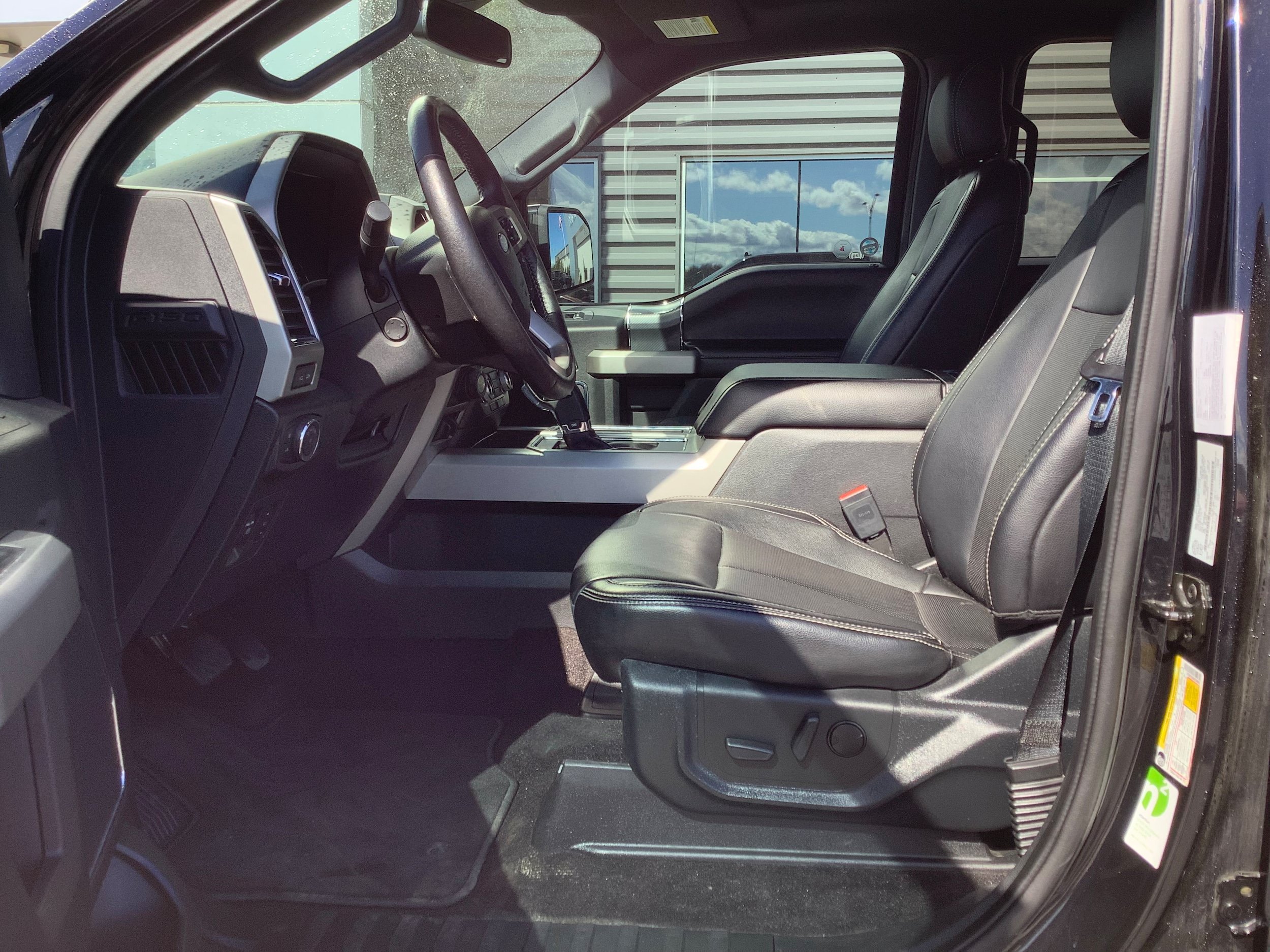 Certified 2019 Ford F150 Lariat w/ Equipment Group 502A Luxury AWD/4WD image 8