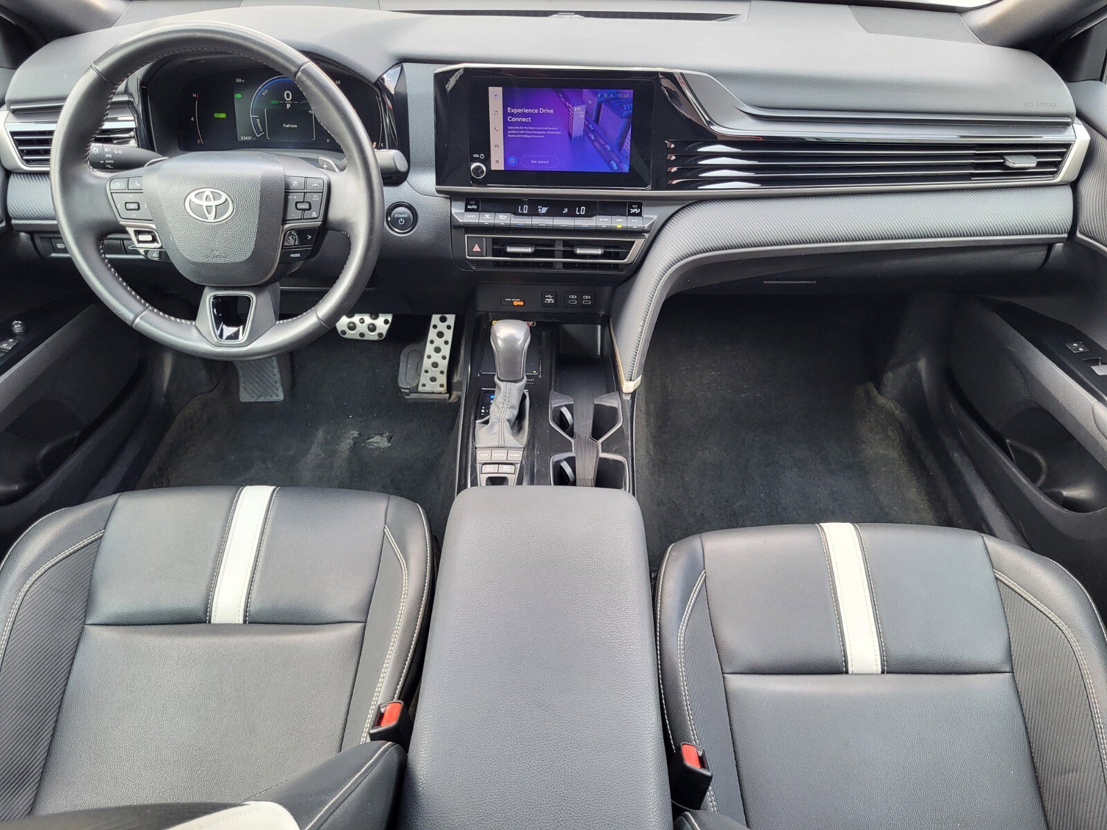 Used 2025 Toyota Camry SE FWD image 14