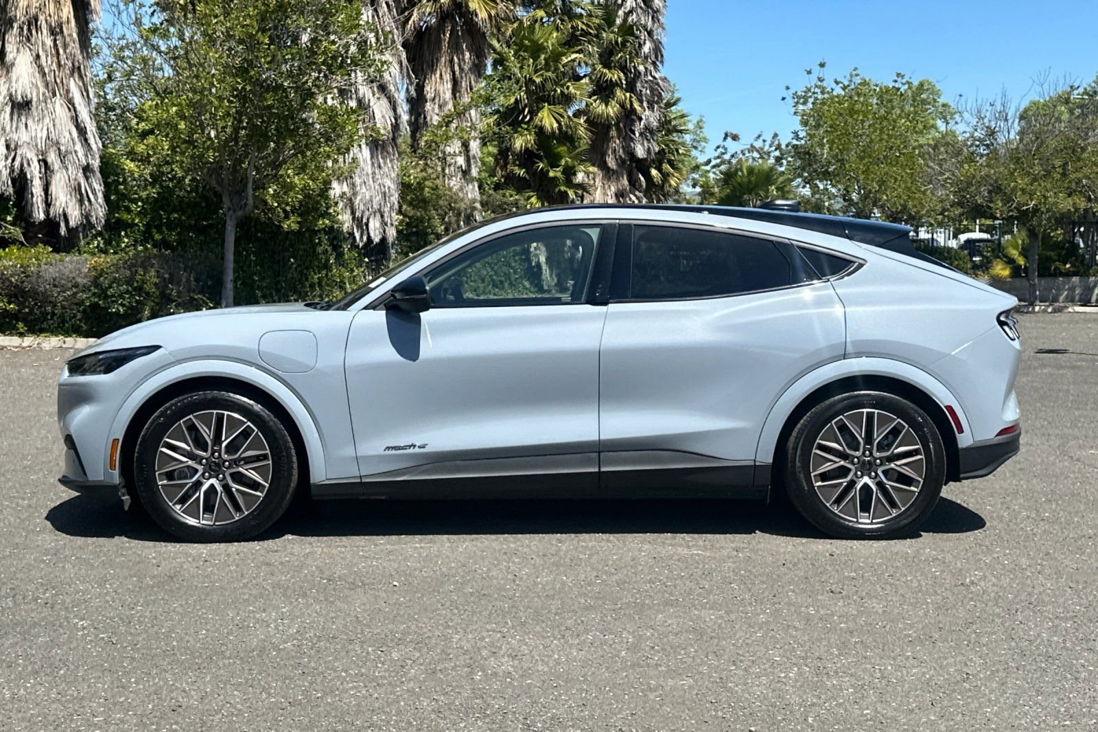 Certified 2025 Ford Mustang Mach-E Premium RWD image 2