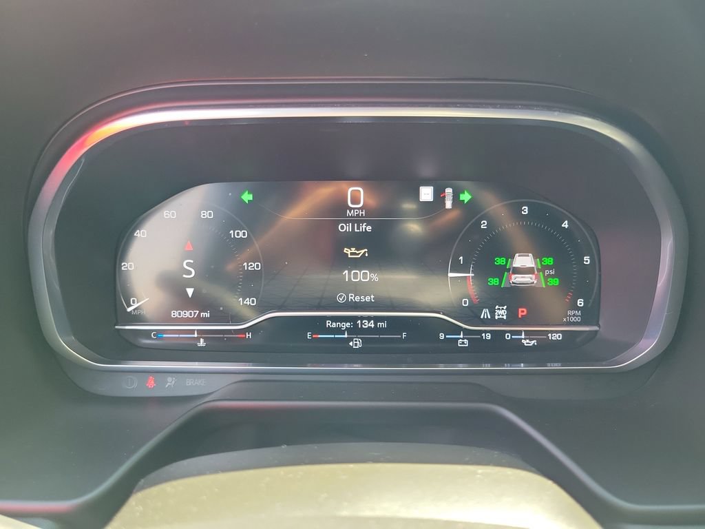 Used 2022 GMC Yukon SLE w/ Gmc Pro Safety Plus Package AWD/4WD image 26
