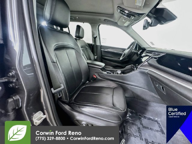 Used 2023 Jeep Grand Cherokee 30th Anniversary AWD/4WD image 31