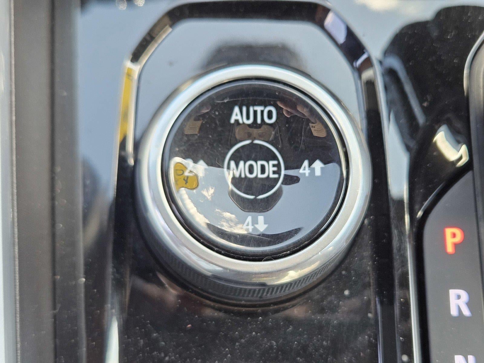 Used 2024 Chevrolet Colorado Z71 w/ Z71 Convenience Package 2 AWD/4WD image 21
