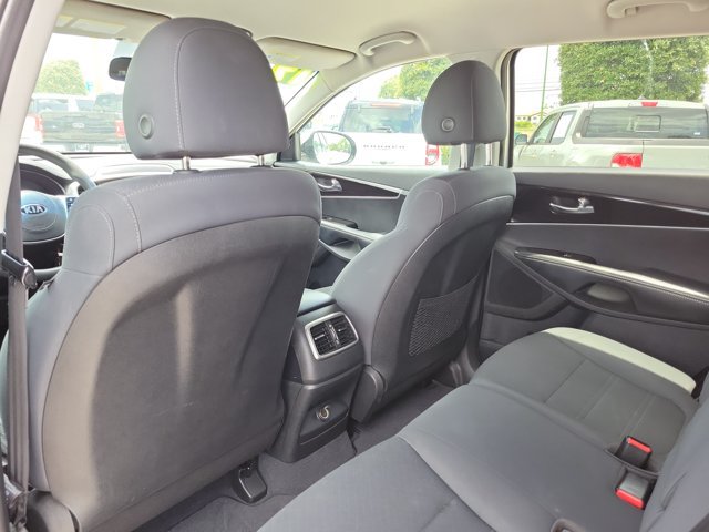 Used 2019 Kia Sorento L FWD image 13