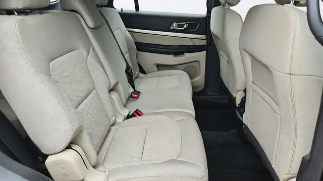 Certified 2018 Ford Explorer XLT FWD image 22