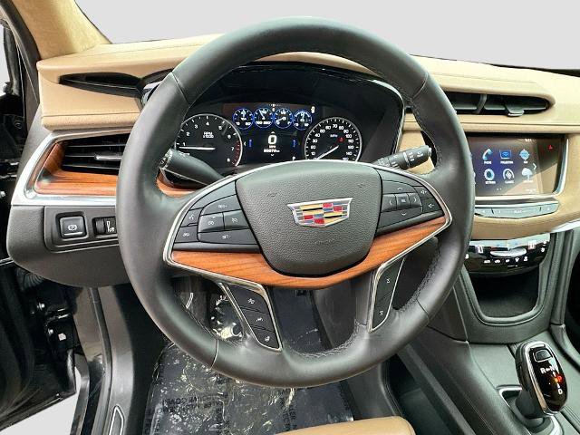 Used 2017 Cadillac XT5 Platinum w/ Driver Assist Package image 10