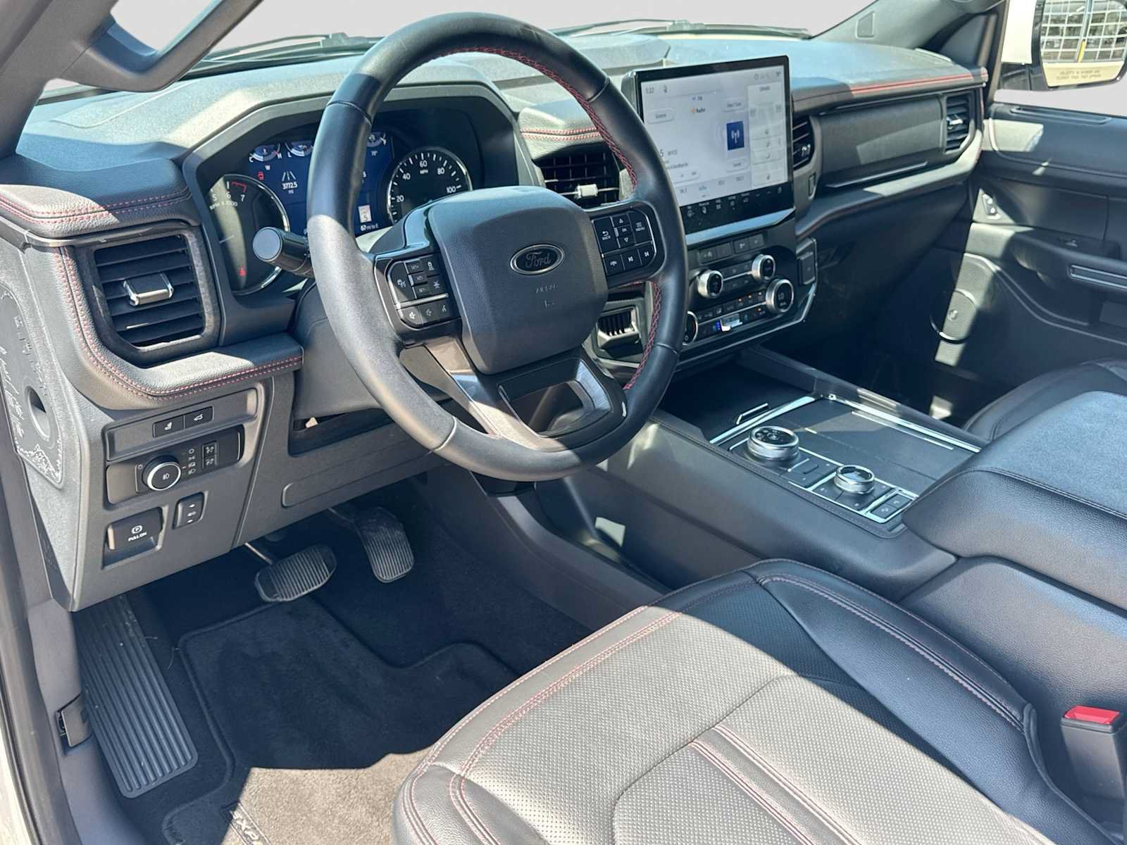 Certified 2024 Ford Expedition Limited AWD/4WD image 2