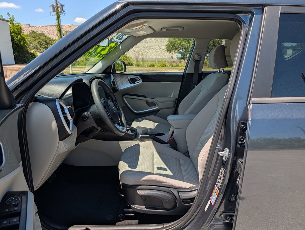 Used 2020 Kia Soul LX FWD image 17