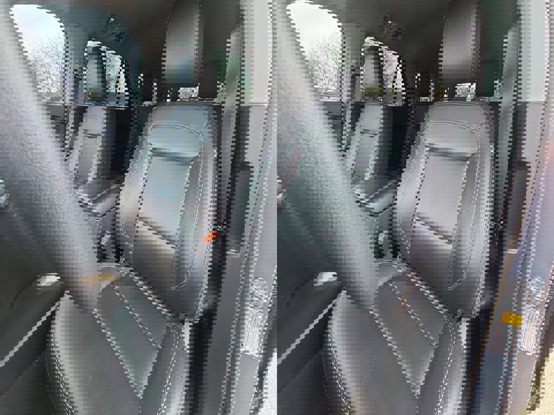 Certified 2022 Ford Explorer XLT w/ Equipment Group 202A image 11