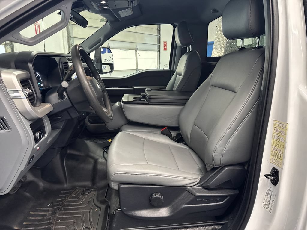 Certified 2023 Ford F550 4x4 Regular Cab Super Duty image 9