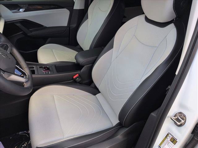 Used 2025 Volkswagen Tiguan SE AWD/4WD image 15