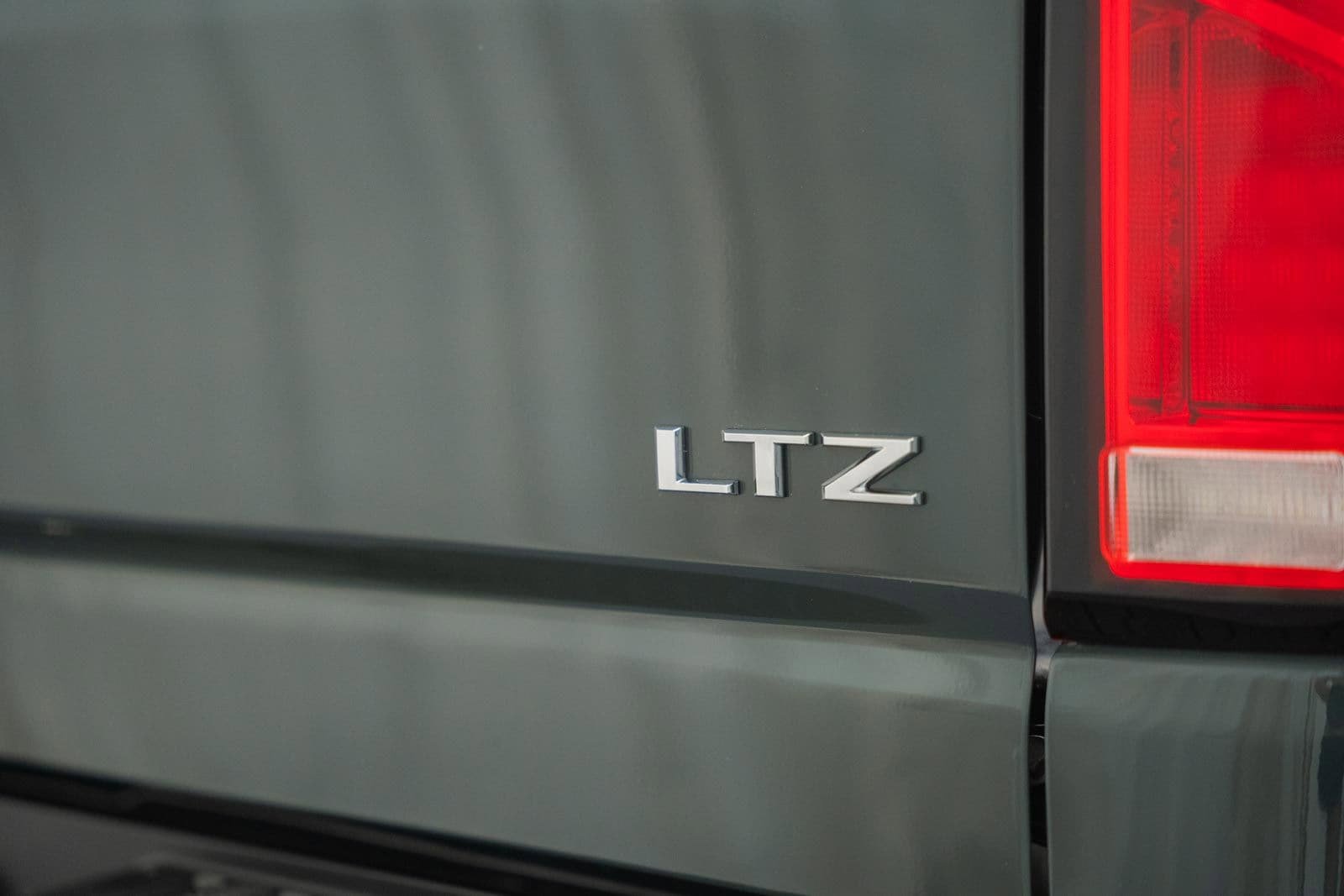 Used 2025 Chevrolet Silverado 2500 LTZ w/ LTZ Premium Package AWD/4WD image 9