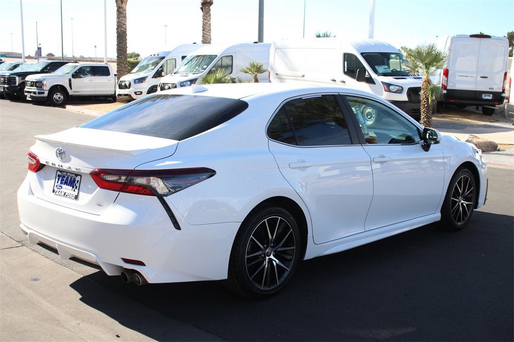 Used 2022 Toyota Camry SE w/ Convenience Package image 7