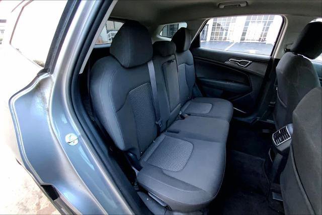 Used 2023 Kia Sportage LX image 18